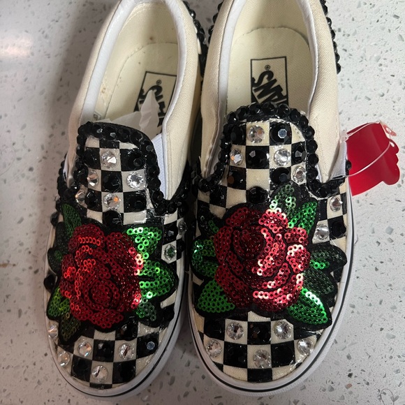Vans sneakers with Swarovski crystal and rose patch - Picture 4 of 6